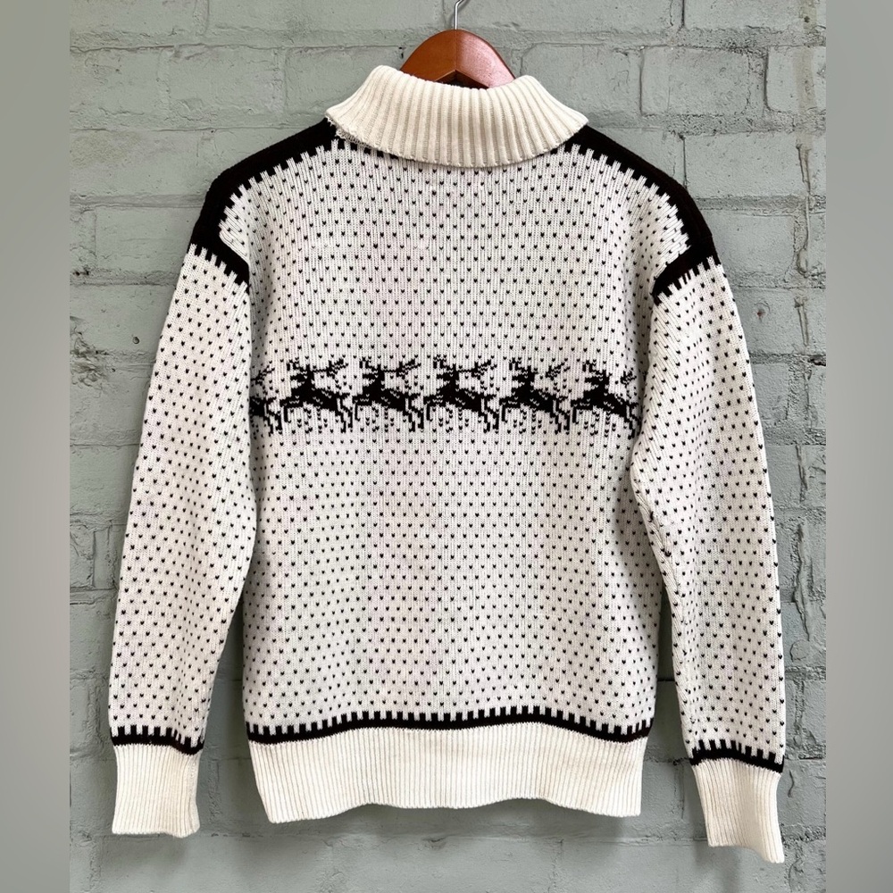 Vintage Reindeer Pattern Fair Isle Sweater in Cream and Brown